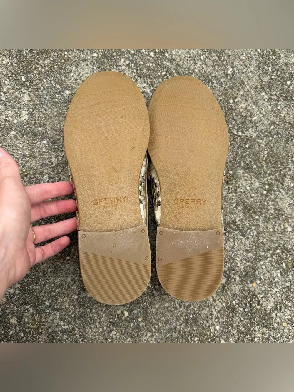 Sperry gold Seaport Leather Loafers Size 10